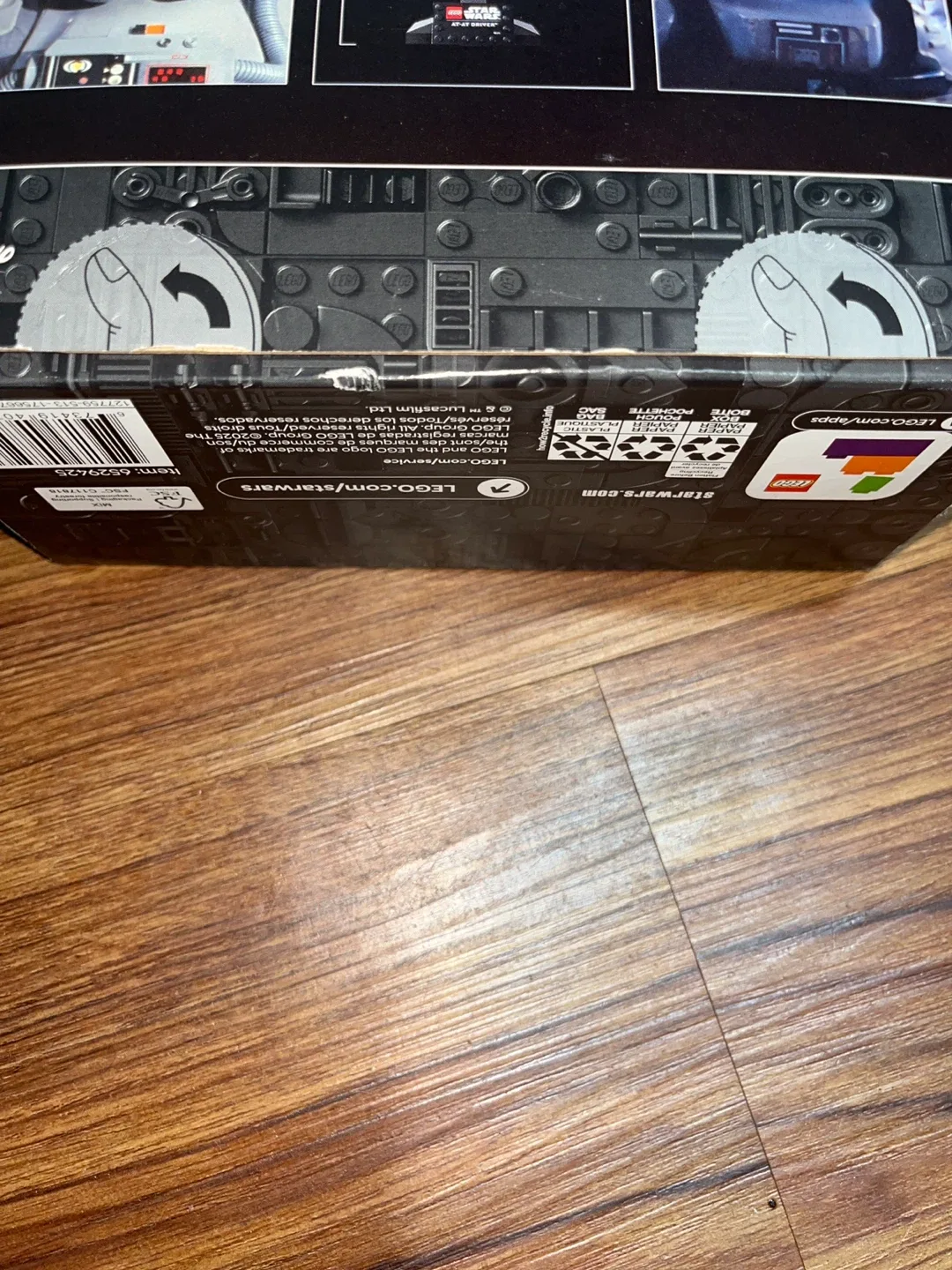 New LEGO Star Wars AT-AT Driver Helmet 75429 image indicator(5)