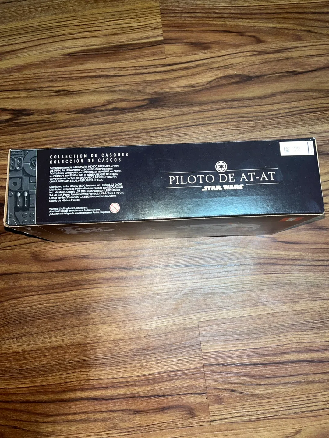 New LEGO Star Wars AT-AT Driver Helmet 75429 image indicator(6)