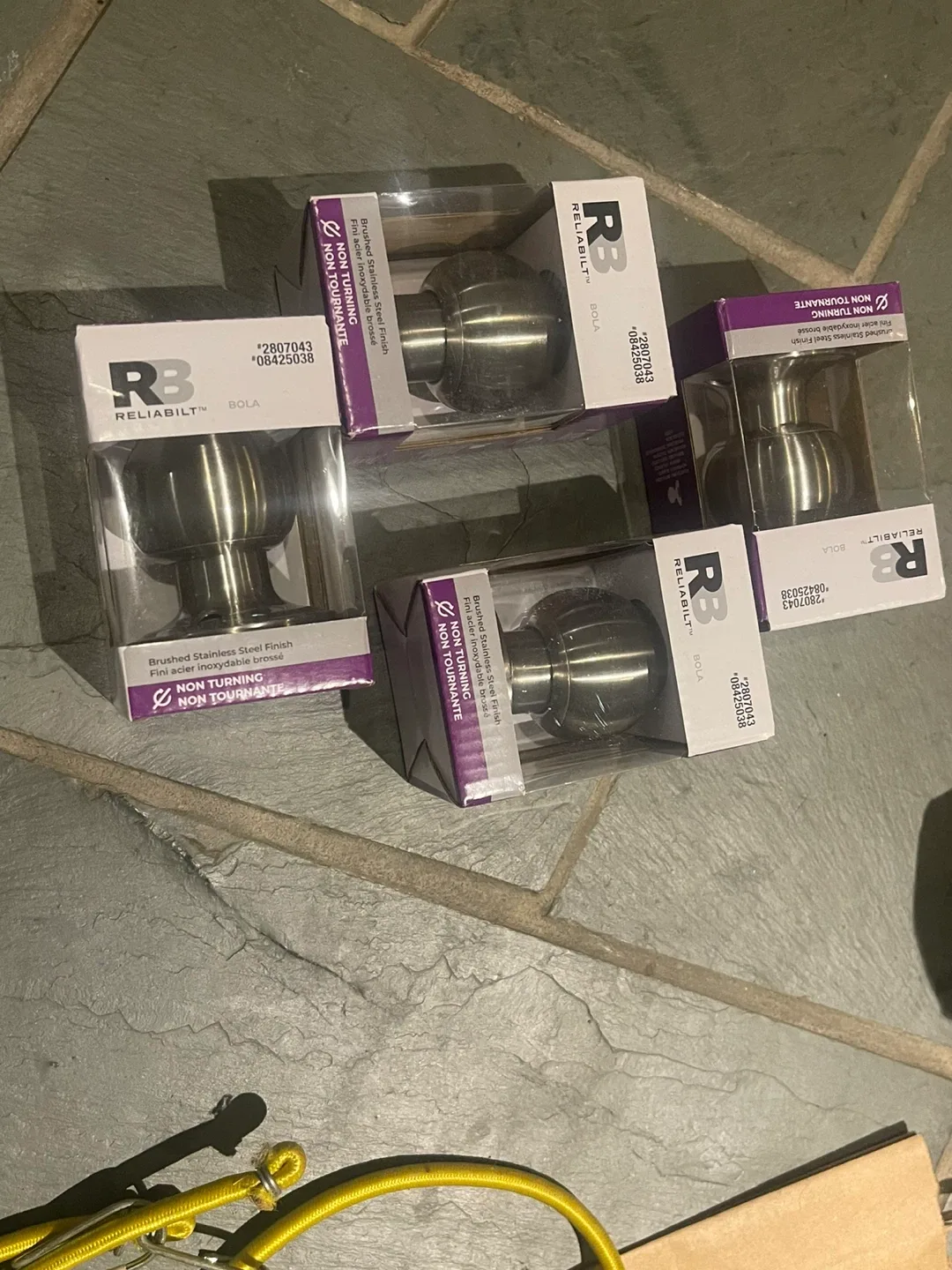 Reliabilt Bola Non-Turning Brushed Stainless Steel Door Knob image indicator(2)