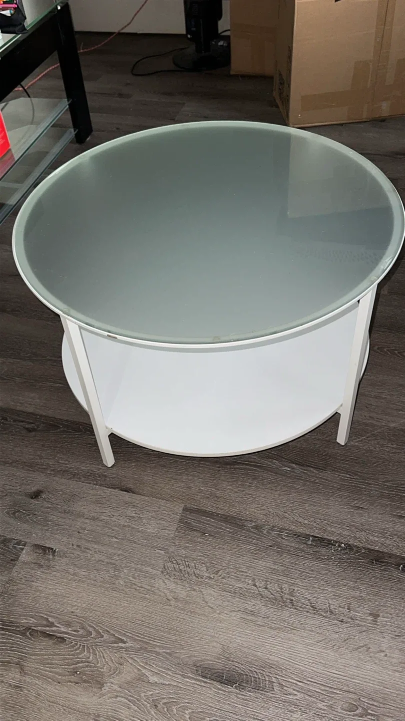 Round White Coffee Table image indicator(2)