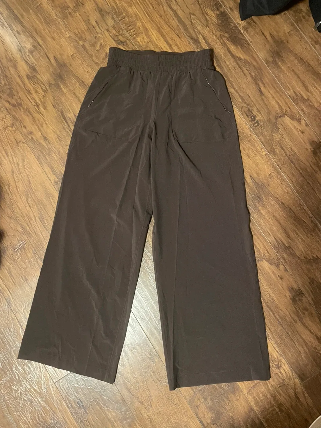 Lululemon Wide Leg Pants - Size 6 image indicator(2)