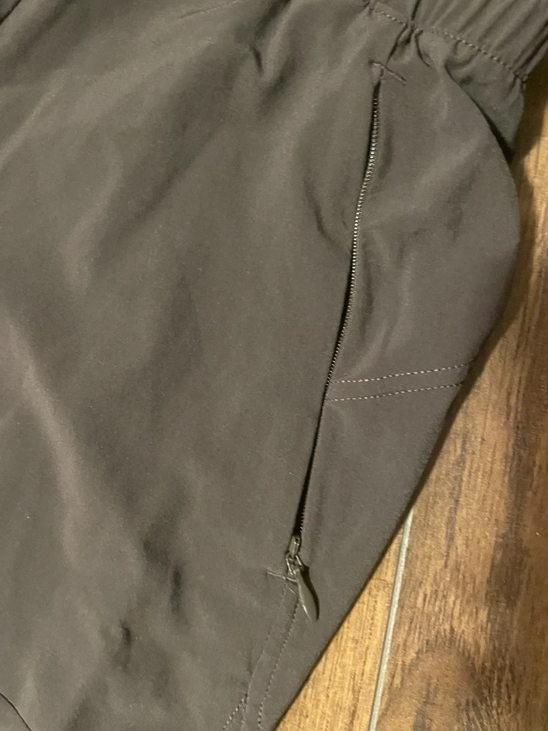 Lululemon Wide Leg Pants - Size 6 image indicator(3)