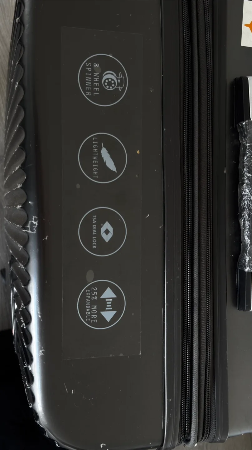 Large  Hard-Shell Suitcase with Spinner Wheels image indicator(7)