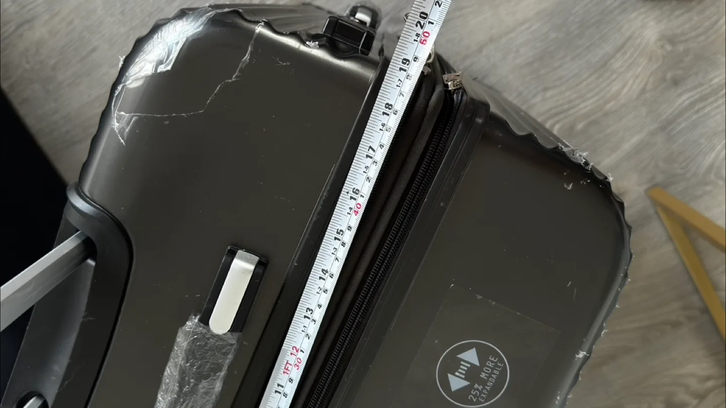 Large  Hard-Shell Suitcase with Spinner Wheels image indicator(10)