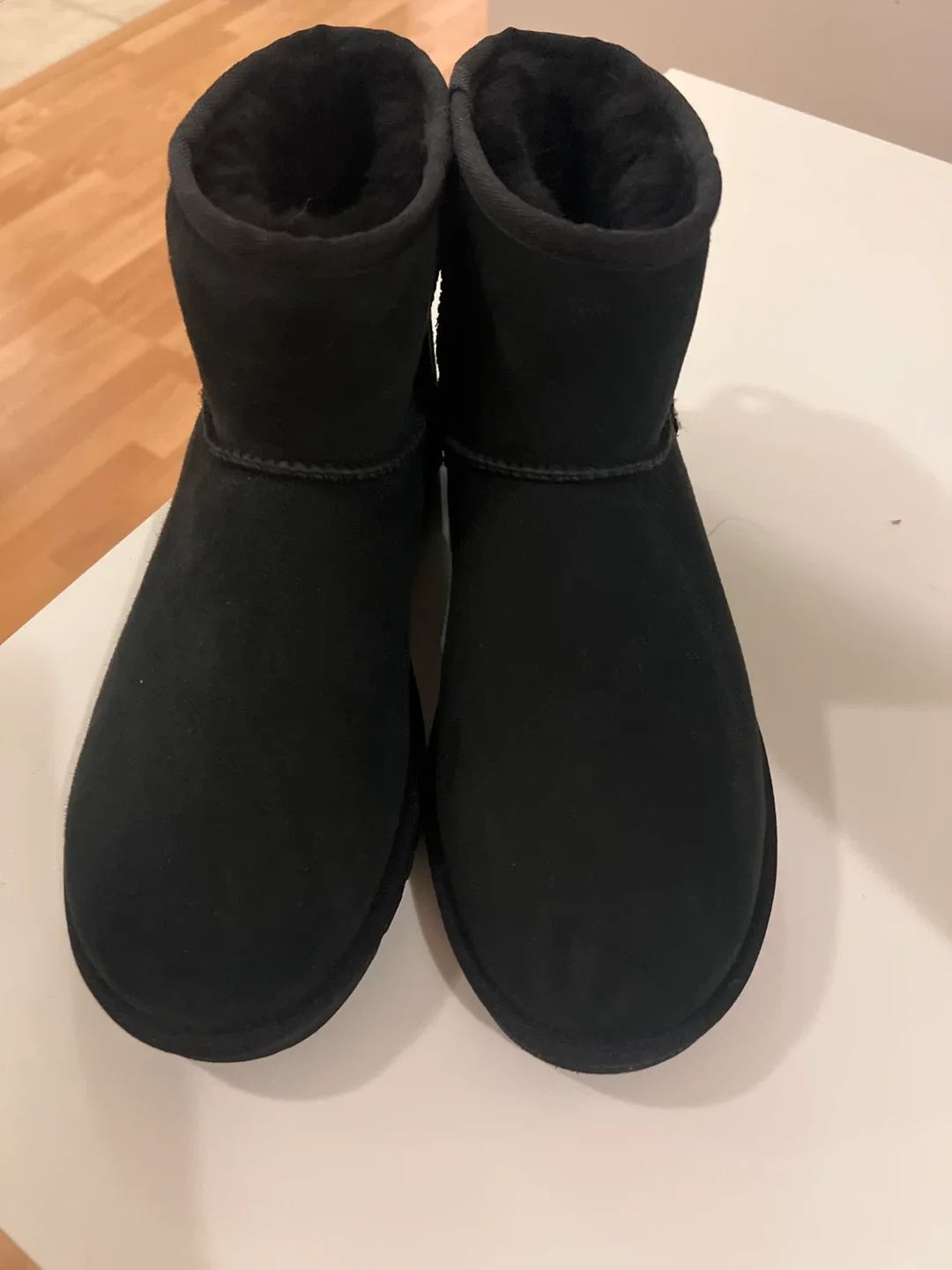 UGG  boot Black Mini Boots - Women's Size 8 image indicator(4)
