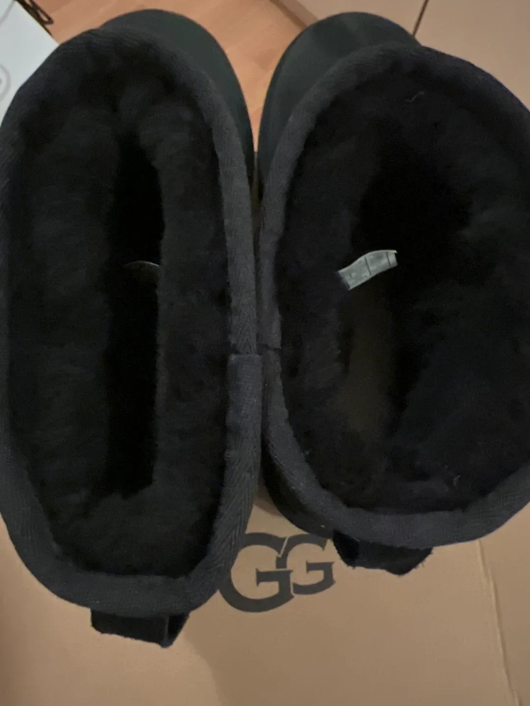 UGG  boot Black Mini Boots - Women's Size 8 image indicator(3)