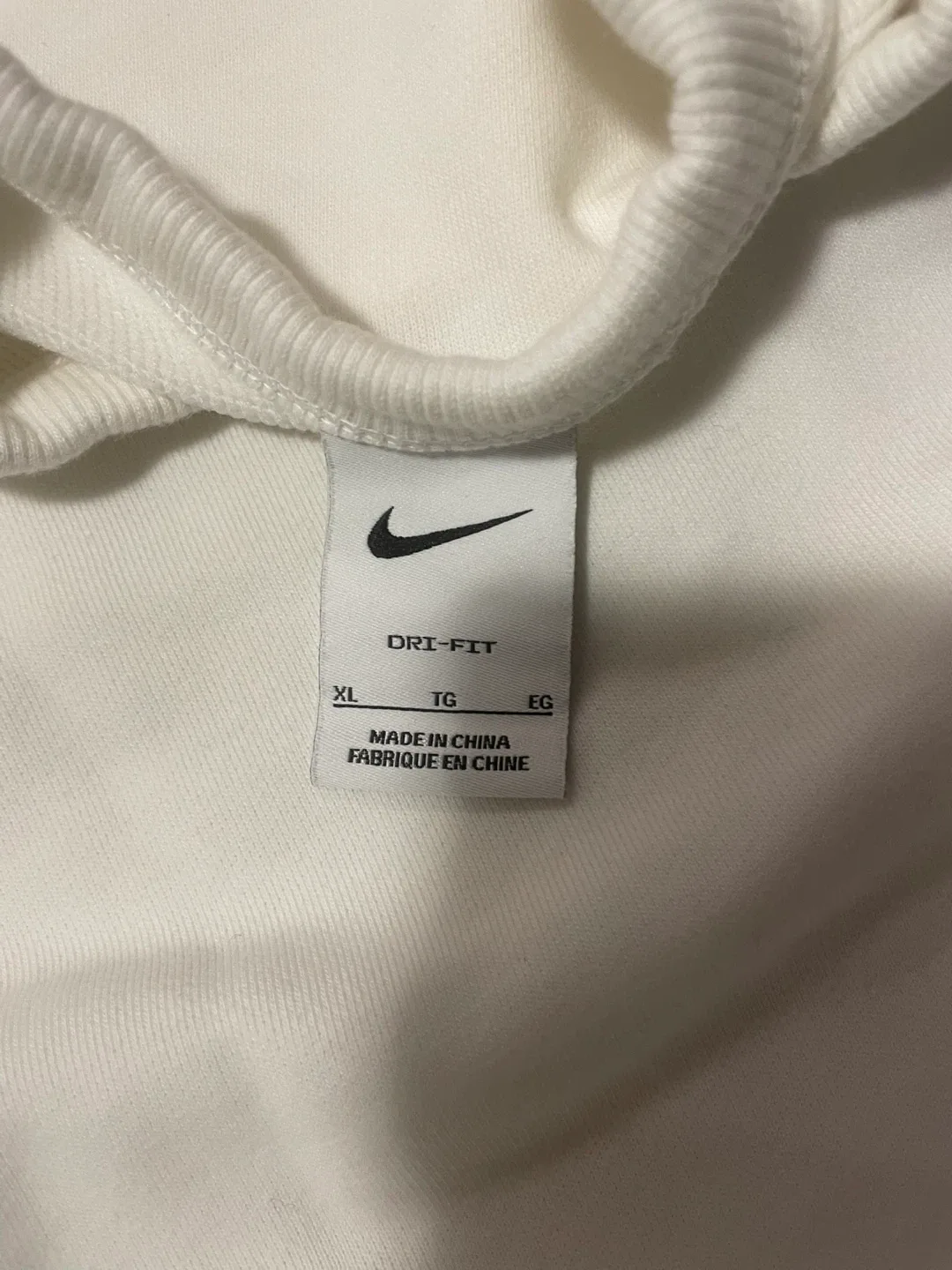 Nike Dri-FIT Standard Issue Basketball Crew - XL image indicator(5)