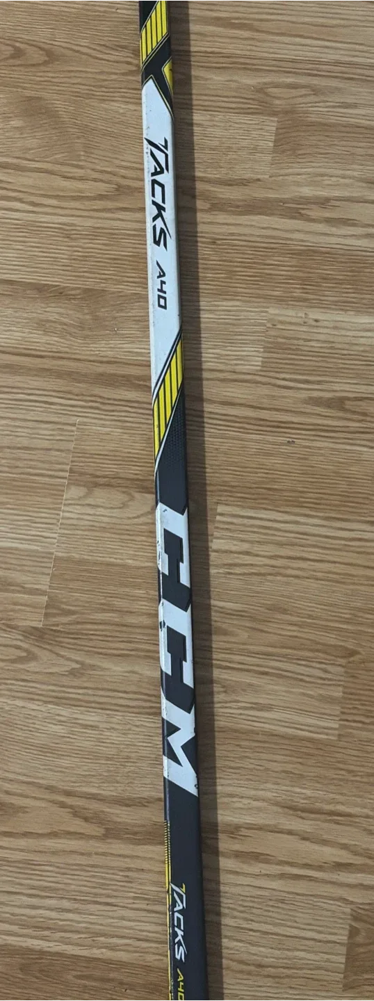 CCM Tacks A4.0 Hockey Stick image indicator(2)