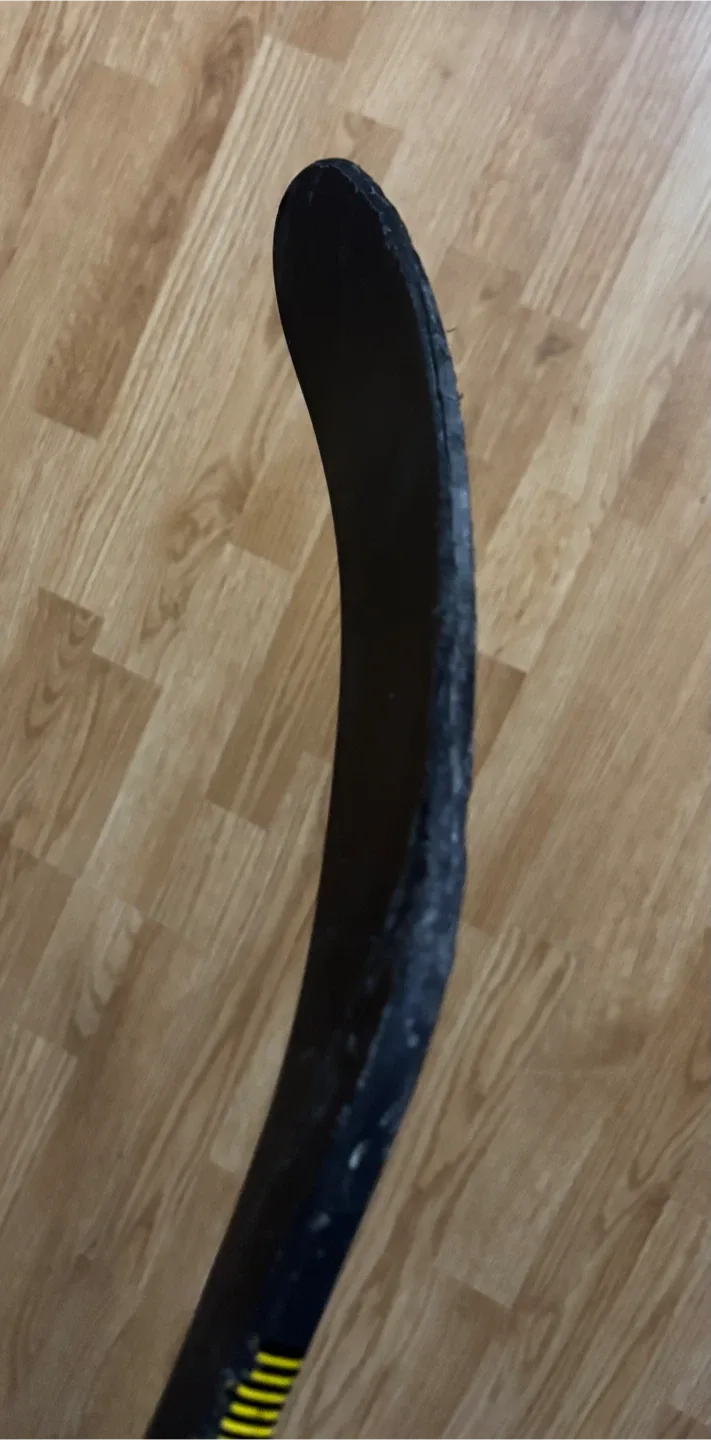 CCM Tacks A4.0 Hockey Stick image indicator(10)