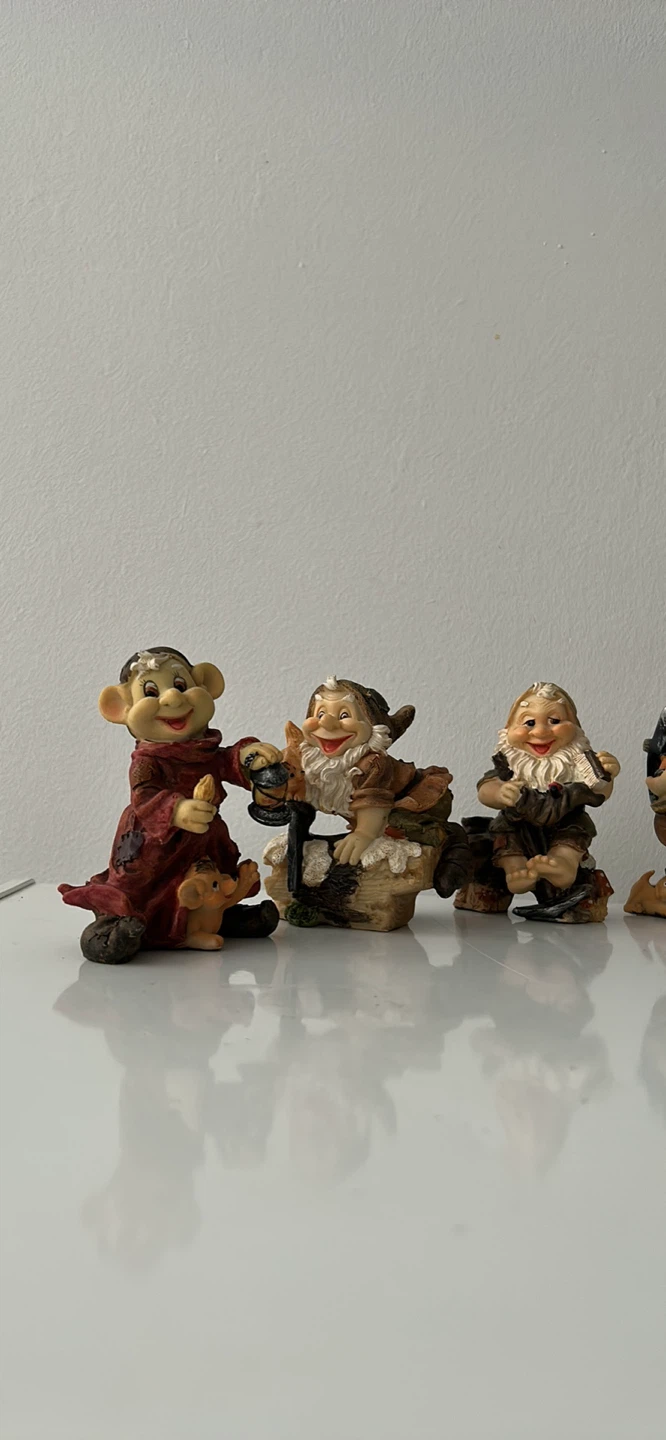 Snow White Dwarfs Figurine Set