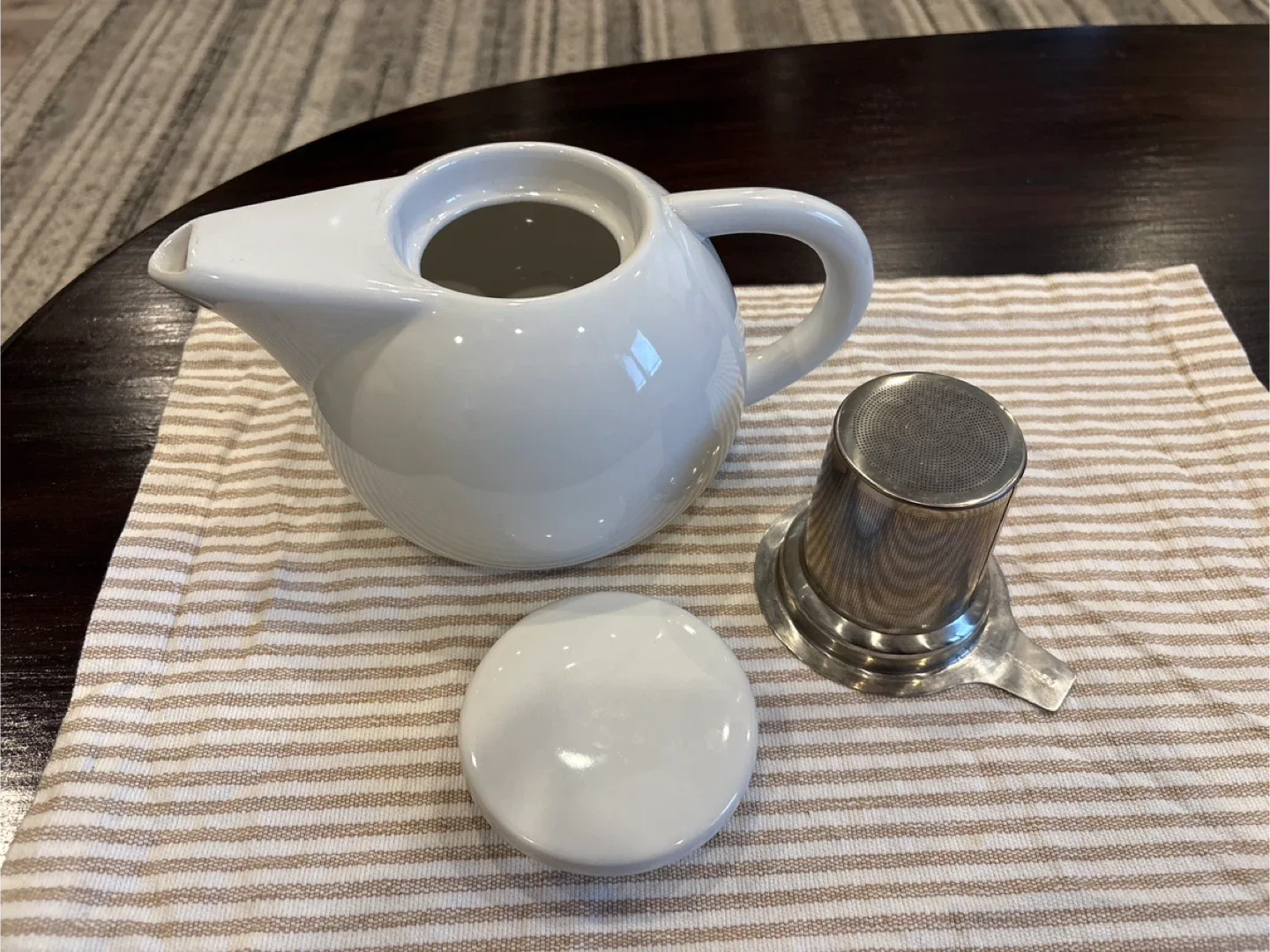 DAVIDsTEA White Teapot with Infuser image indicator(6)