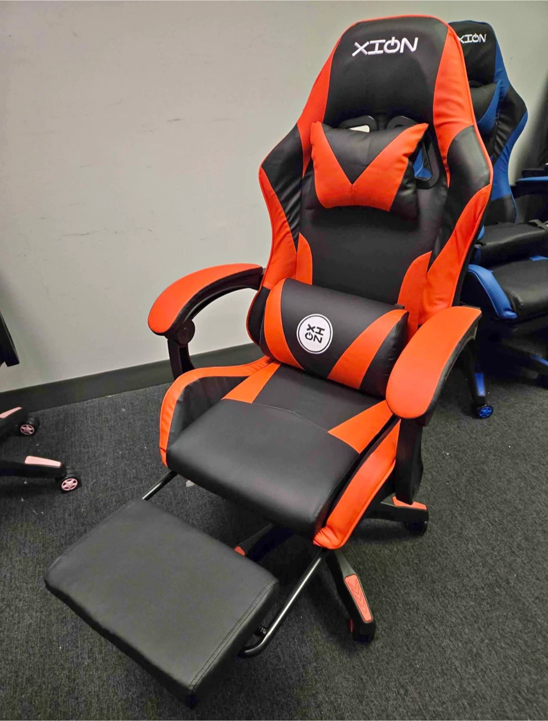 Brand New Gaming Chair With Footrest