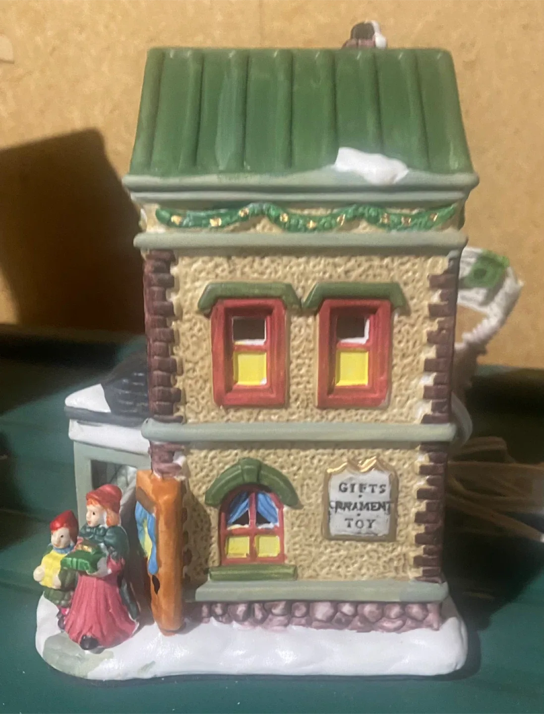 Santa's Trim Shoppe Deluxe Porcelain Bookstore image indicator(5)