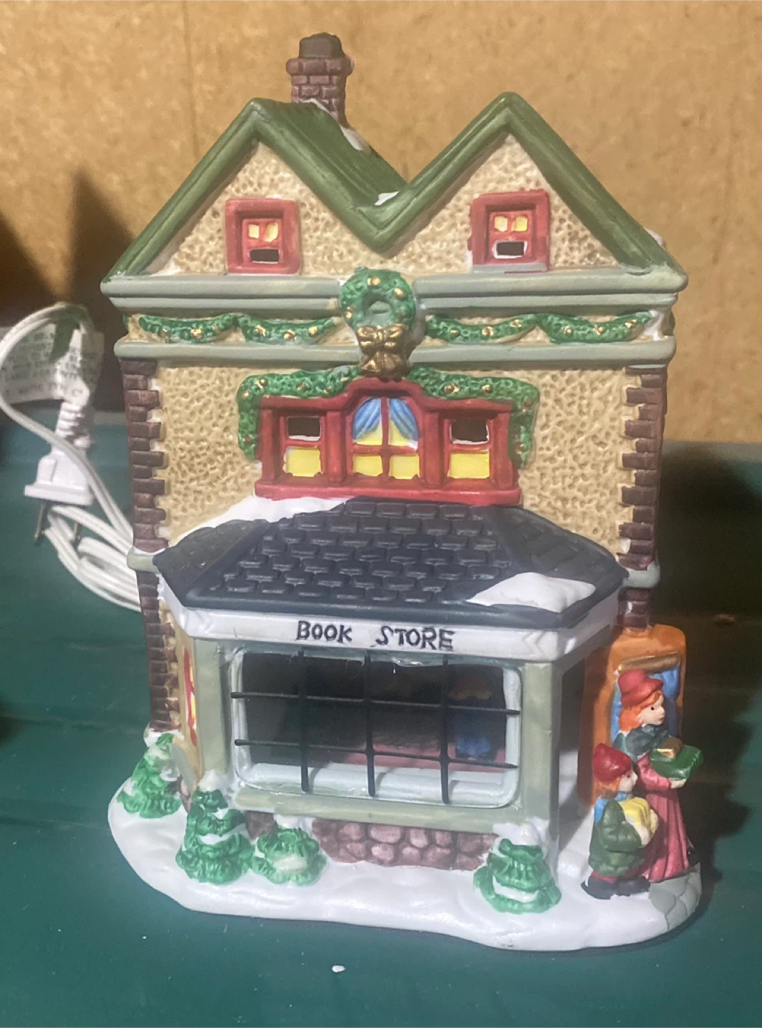 Santa's Trim Shoppe Deluxe Porcelain Bookstore - photo 4