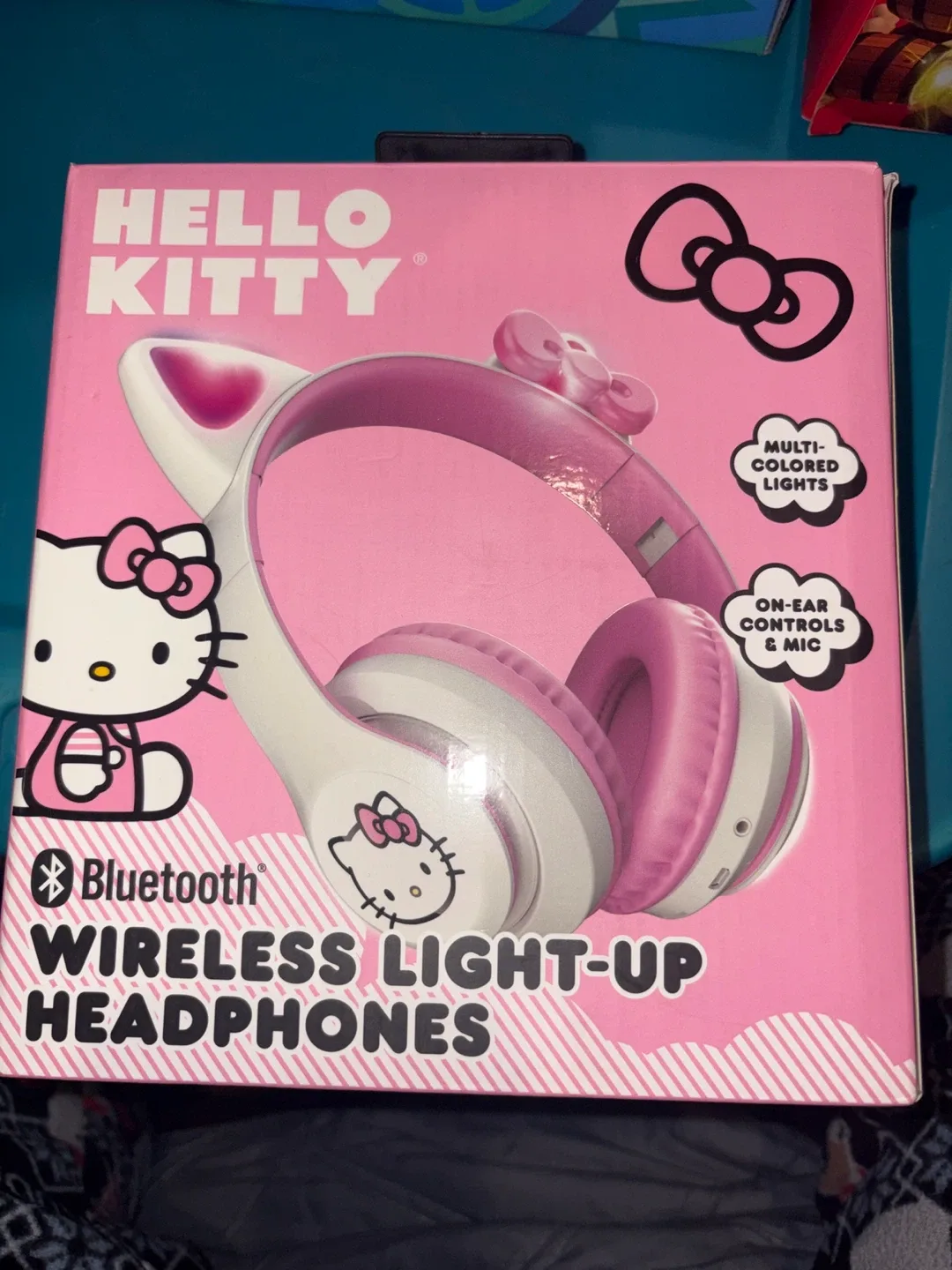 Hello Kitty Bluetooth Wireless Light-Up Headphones