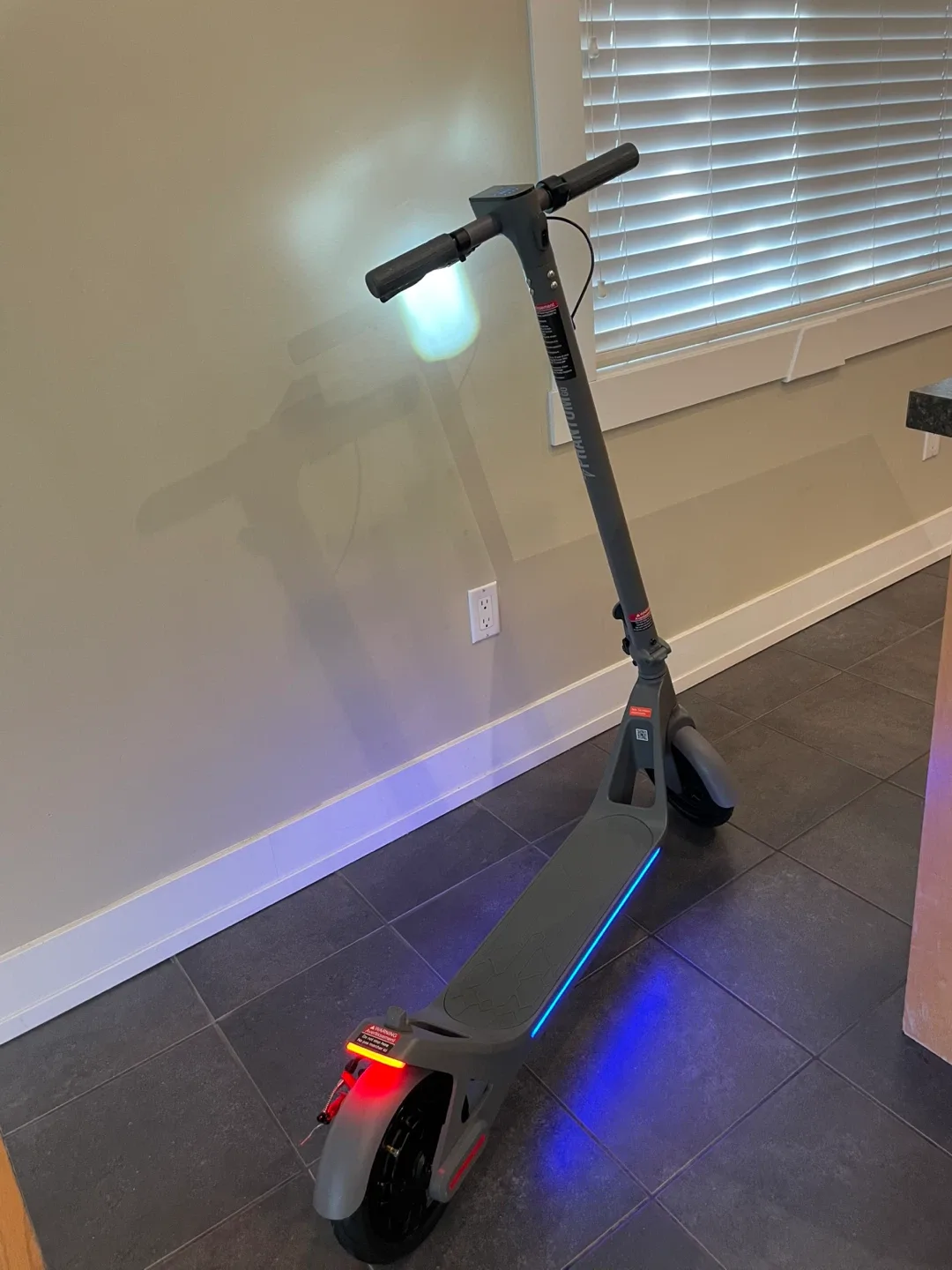 Phantomgogo A8 Electric Scooters image indicator(3)