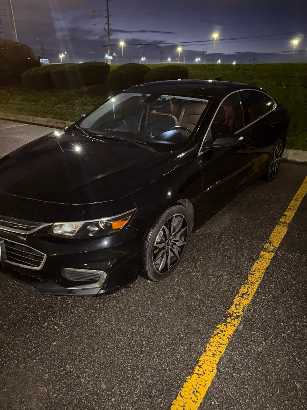 Black Chevrolet Malibu 2018 image indicator(4)