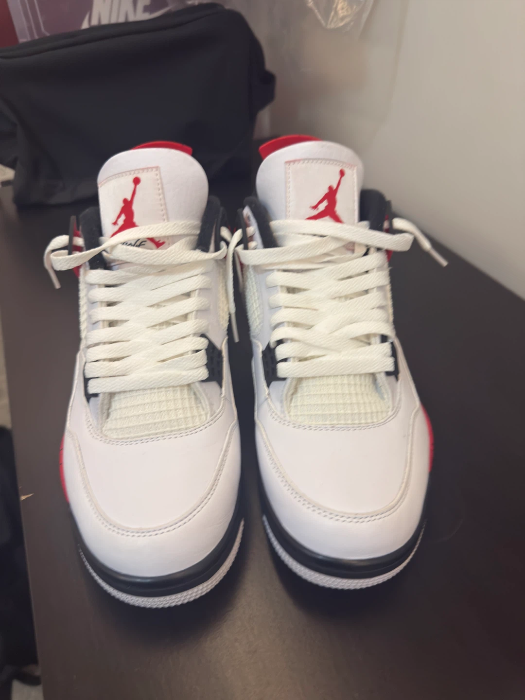 Air Jordan 4 Retro / Red Cement