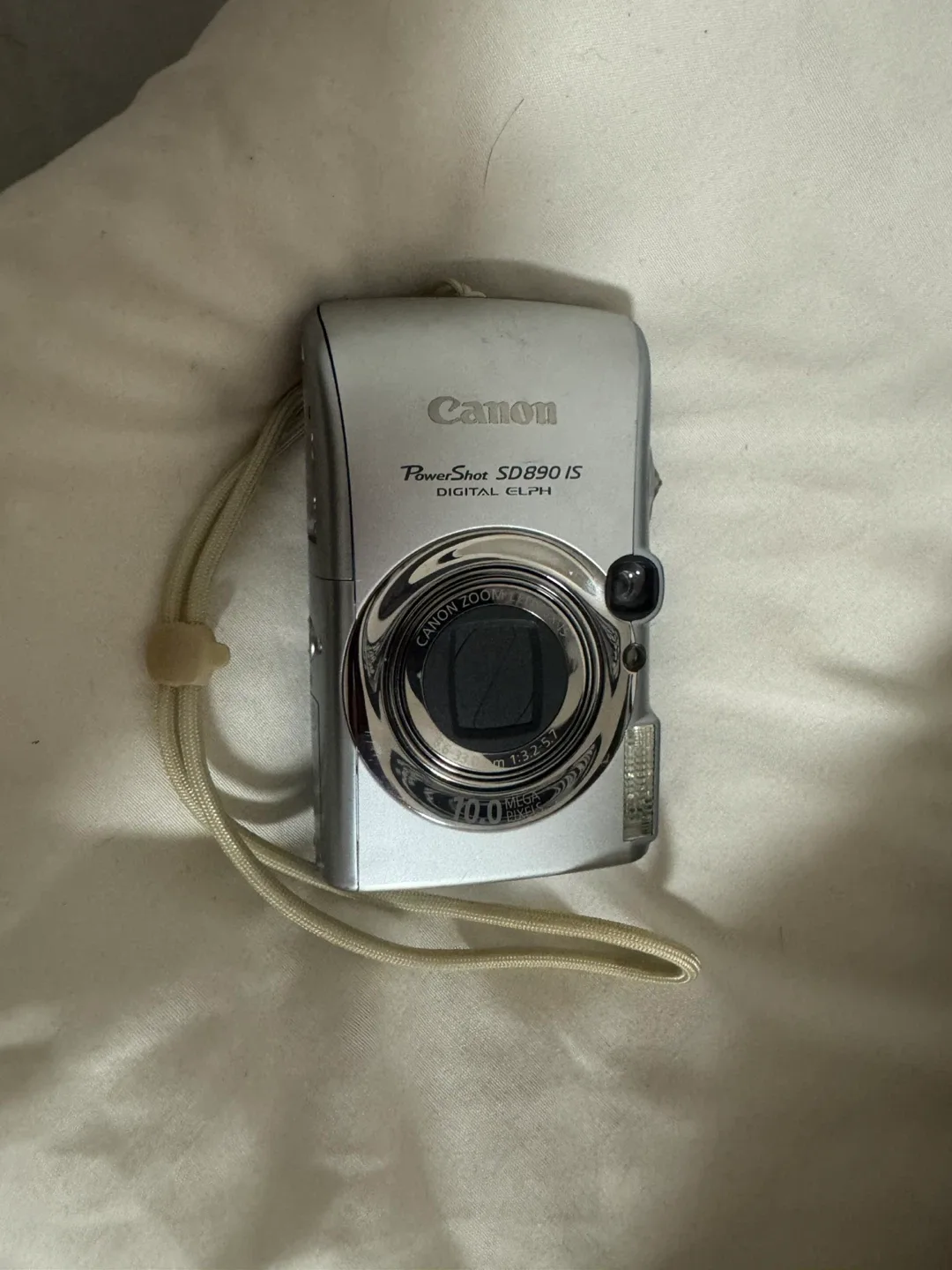Canon PowerShot SD890 IS Digital ELPH Camera thumbnail