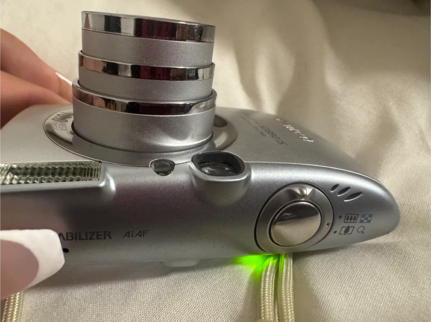 Canon PowerShot SD890 IS Digital ELPH Camera image indicator(4)