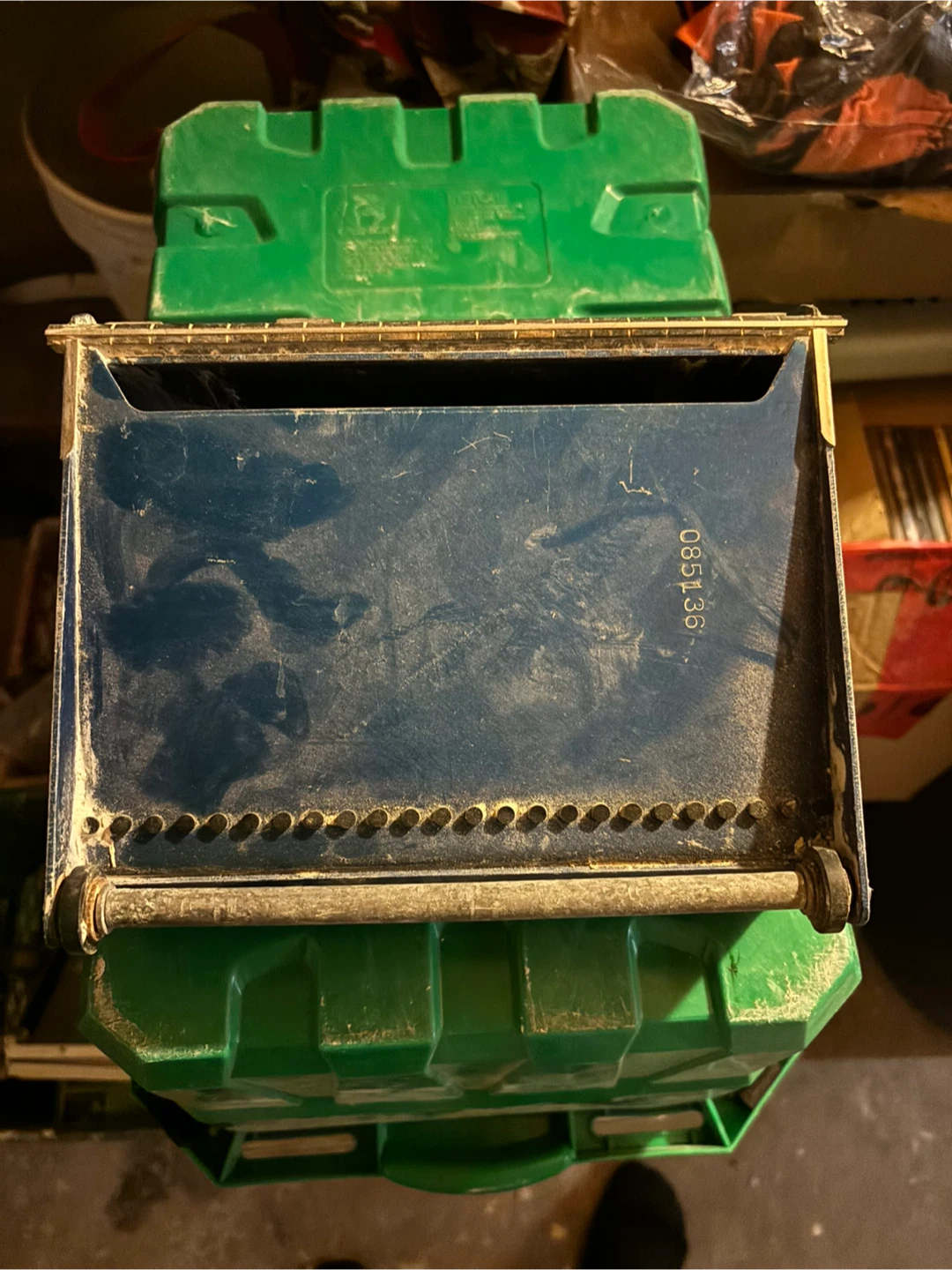Used Taping 8 inch Mud Box