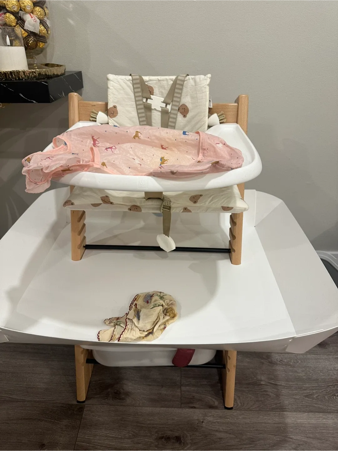 Stokke Tripp Trapp Classic Cushion V2 - Mickey Celabration image indicator(3)