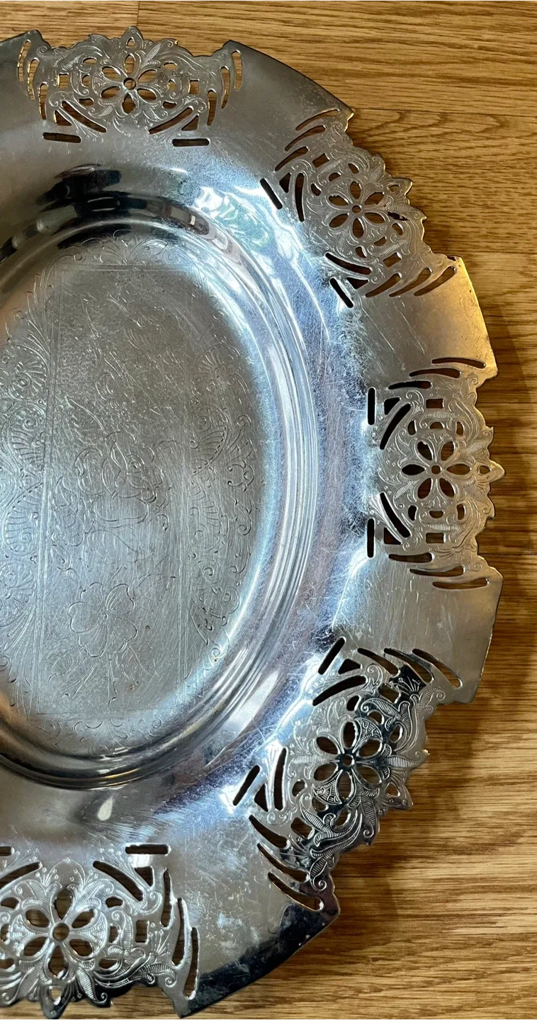 Vintage Silver Plated Serving Dish image indicator(2)