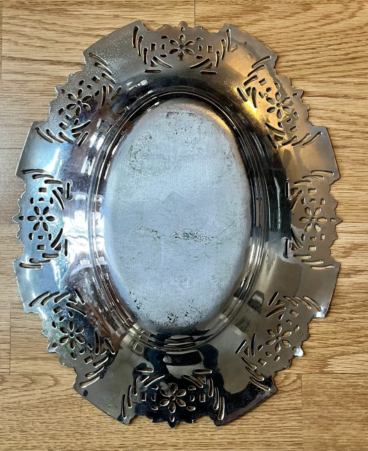Vintage Silver Plated Serving Dish image indicator(5)