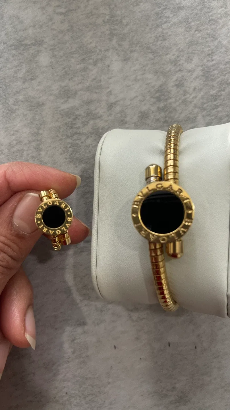Gold & Black Bracelet and Ring Set image indicator(2)