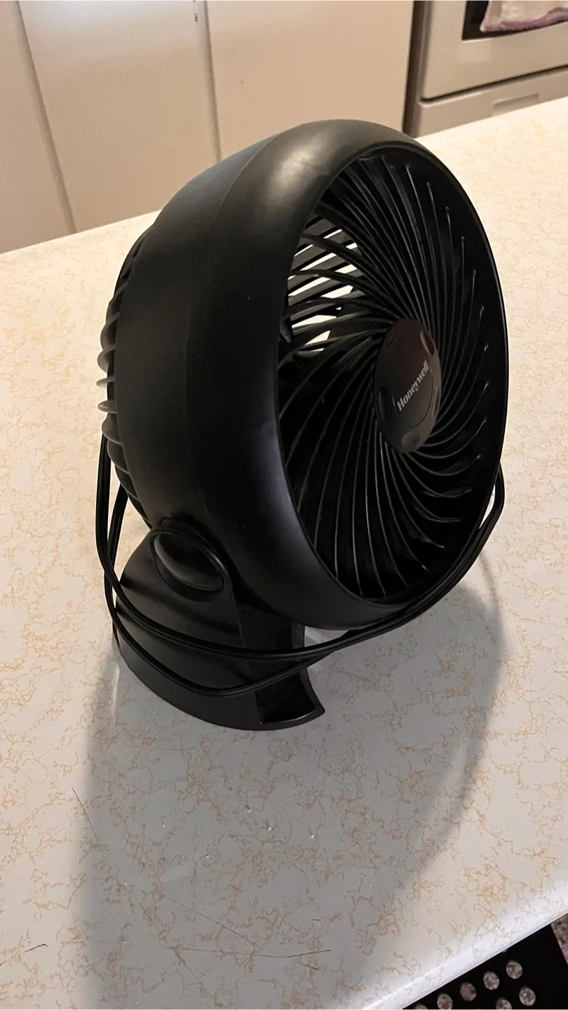Honeywell Black Table Fan image indicator(2)