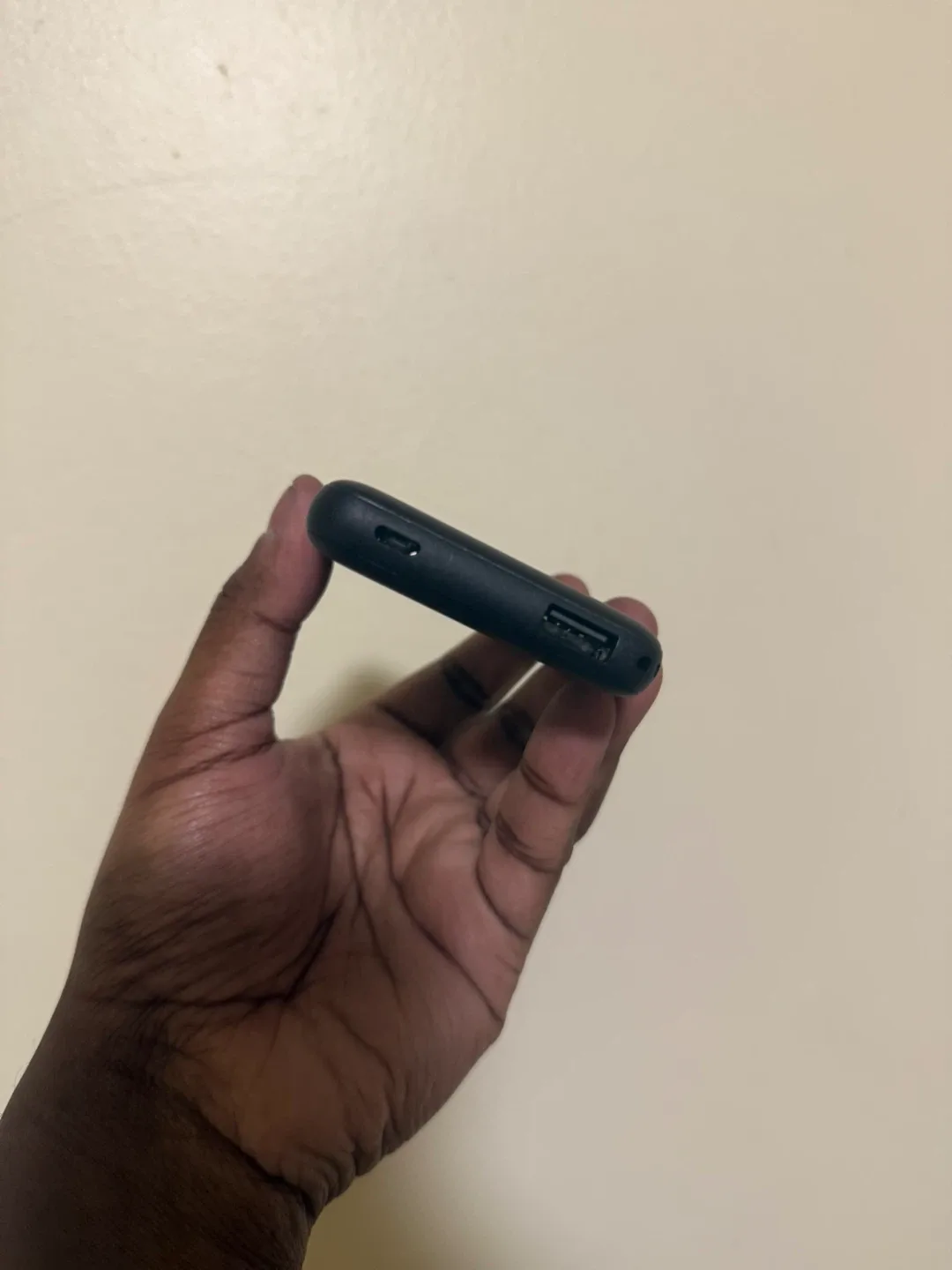 Free Portable Power Bank – 4000mAh (Acellories) image indicator(2)