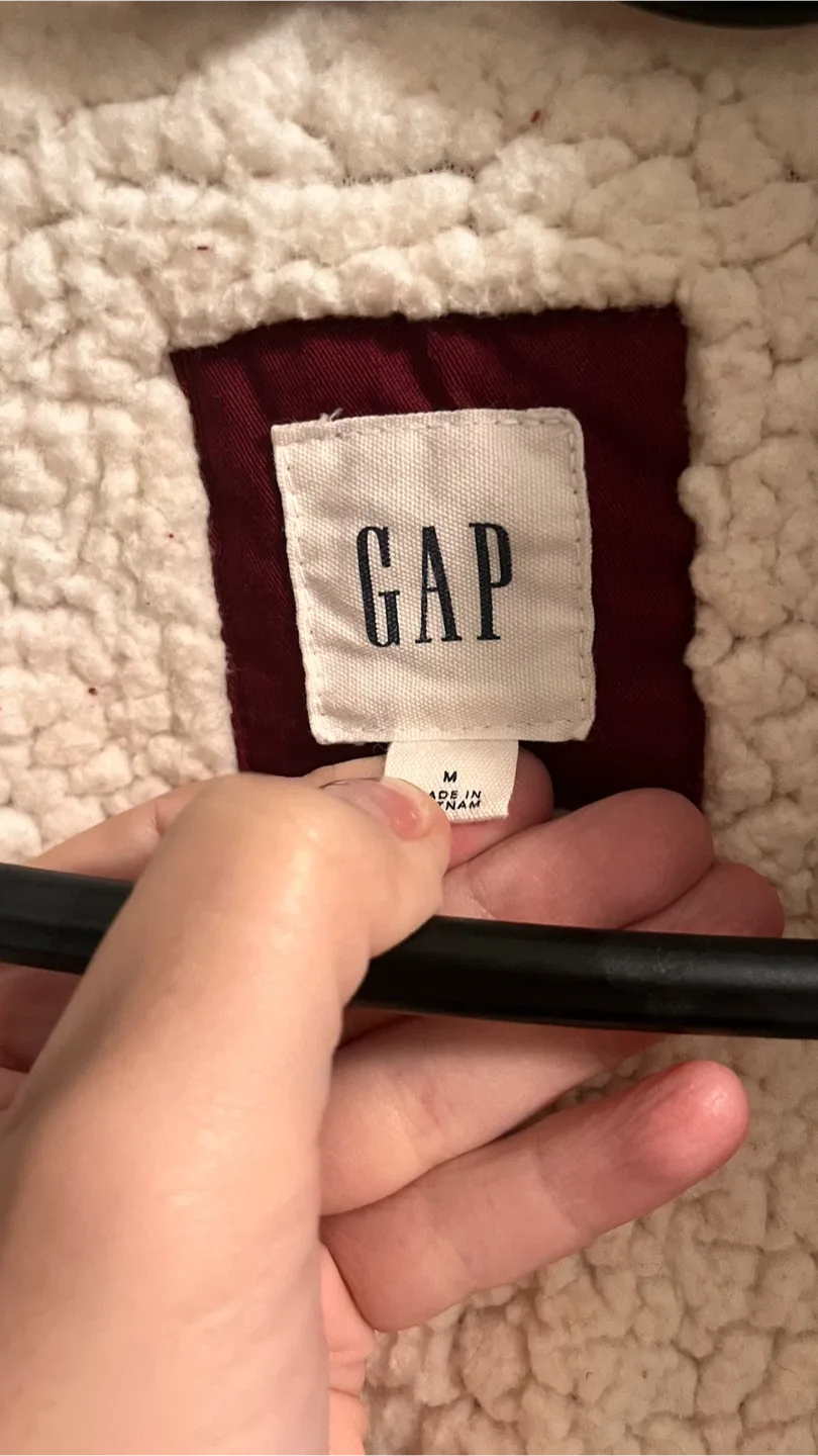 GAP Red Sherpa Lined Jacket - Size M image indicator(2)