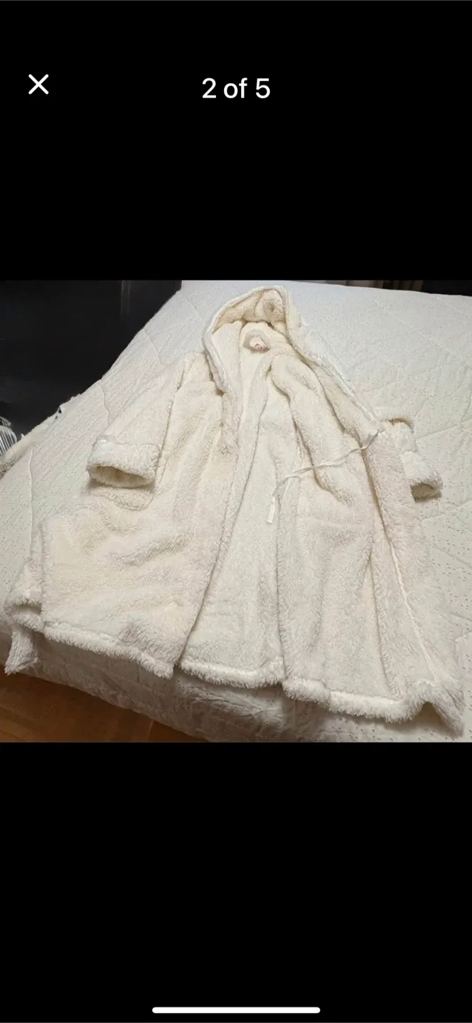 La Vie en Rose Robes (2 available) image indicator(5)