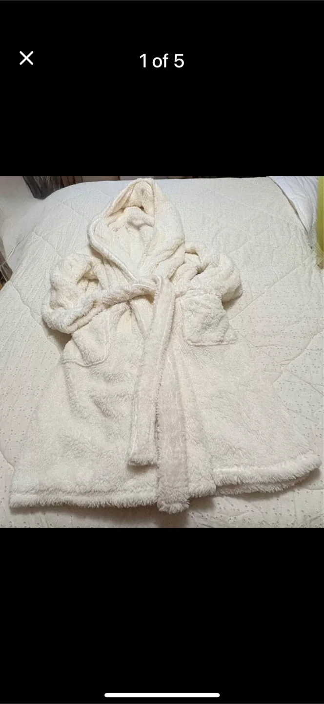 La Vie en Rose Robes (2 available) image indicator(4)