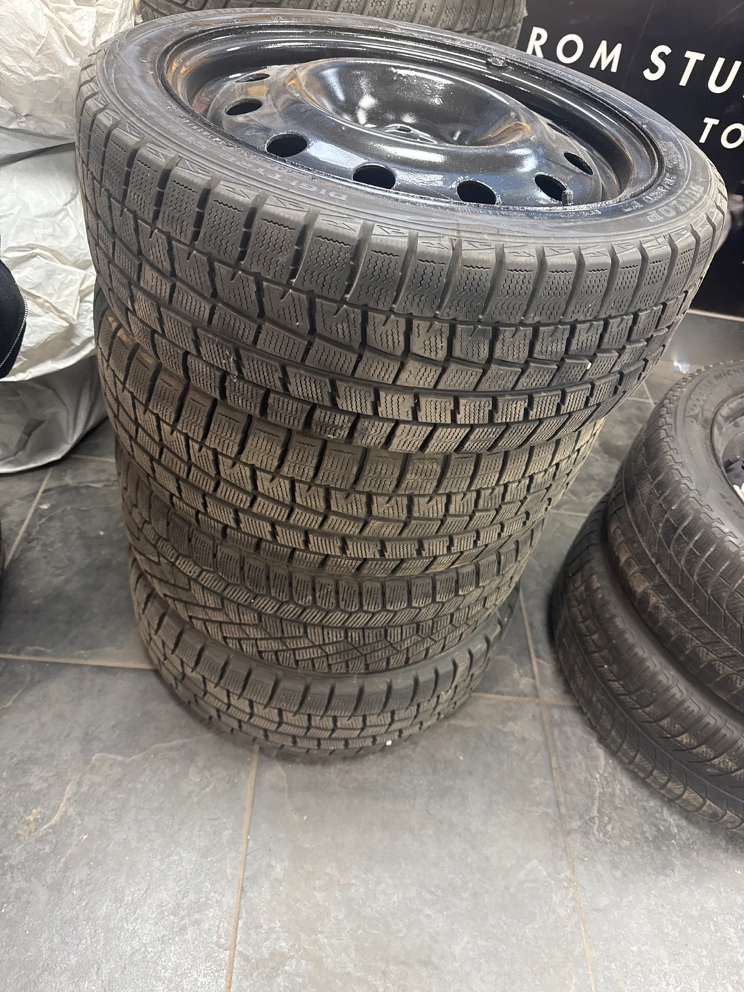 Dunlop Winter Tires 215/45 R17 - photo 2