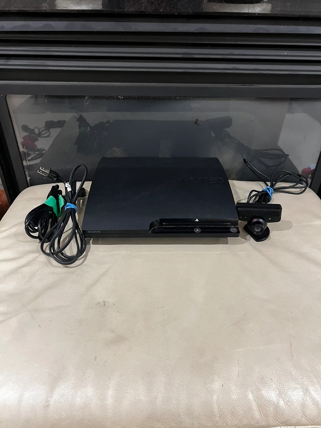 Sony PlayStation 3 Console + Games image indicator(2)