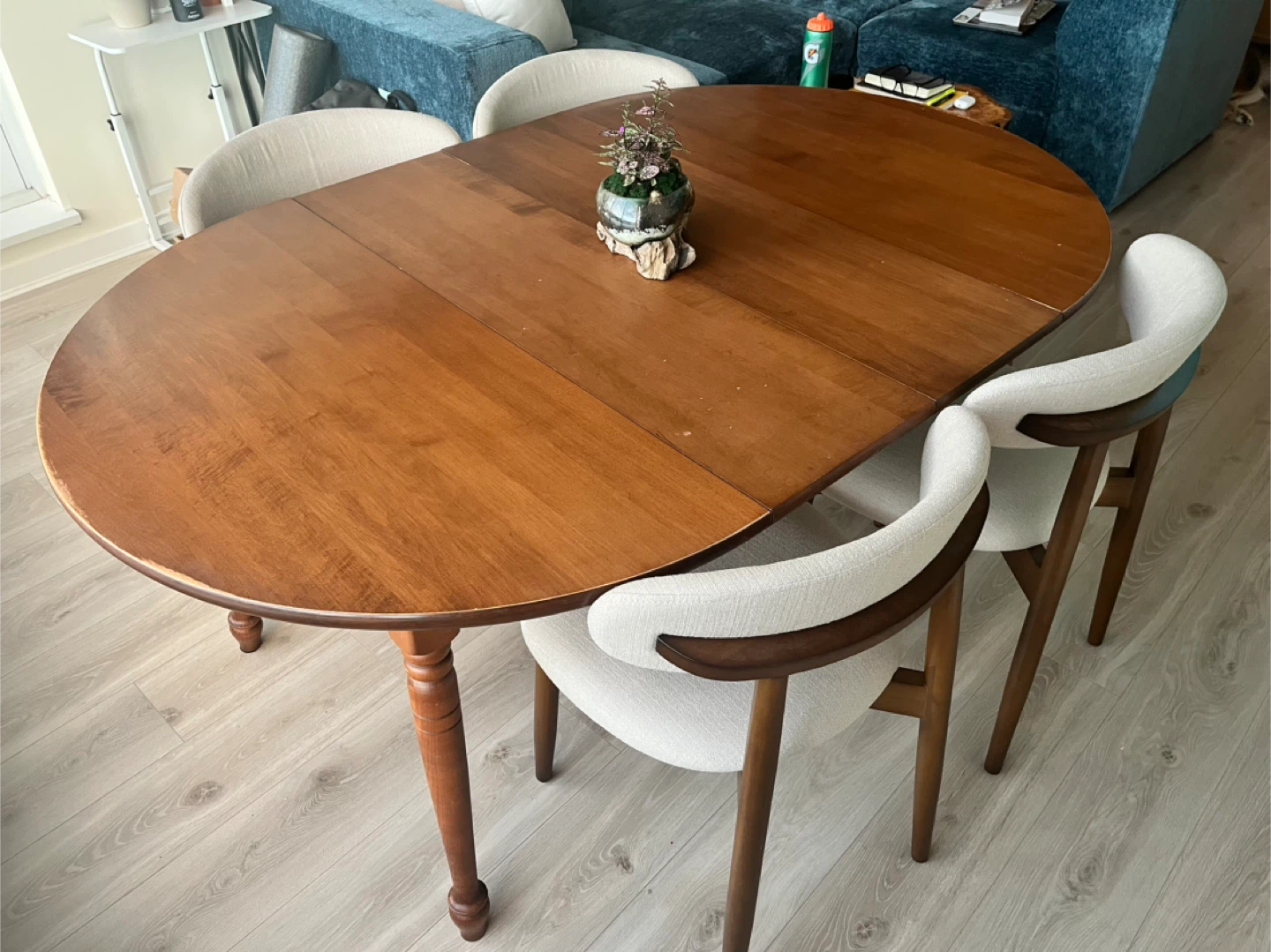 Round Wooden Dining Table with Leaves - photo 4