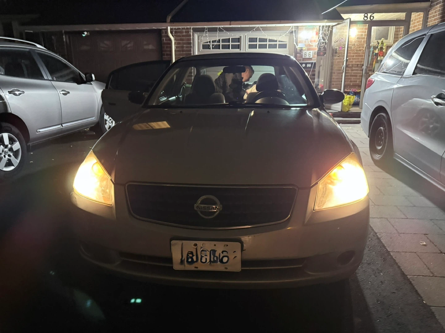Nissan Altima Interior & Exterior - photo 4