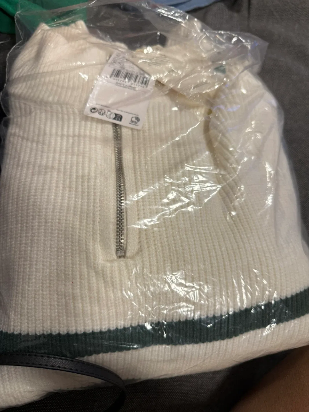 Unisex Striped Knit Sweater - Size XXL image indicator(2)