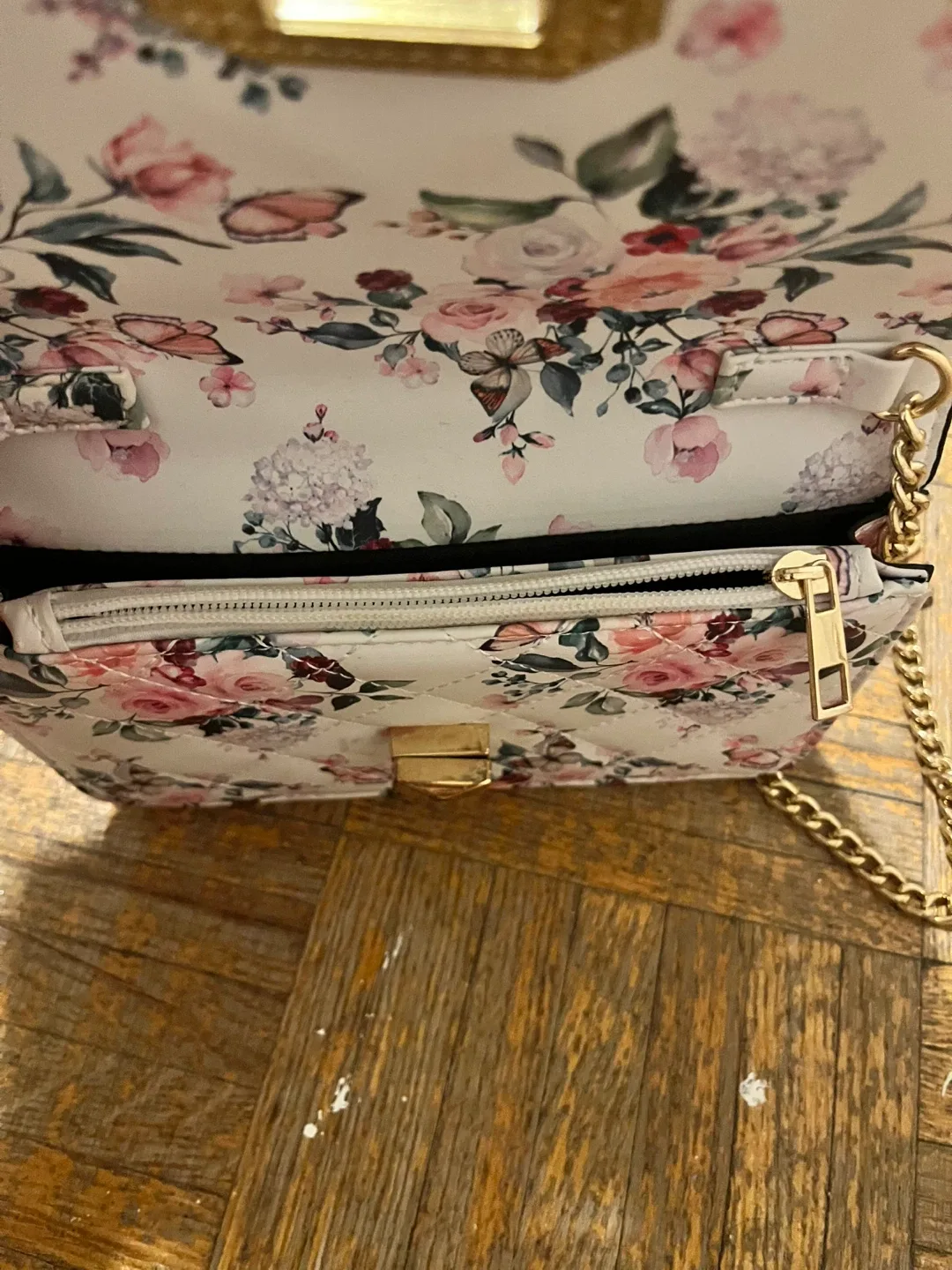 Floral Quilted Chain Bag image indicator(3)