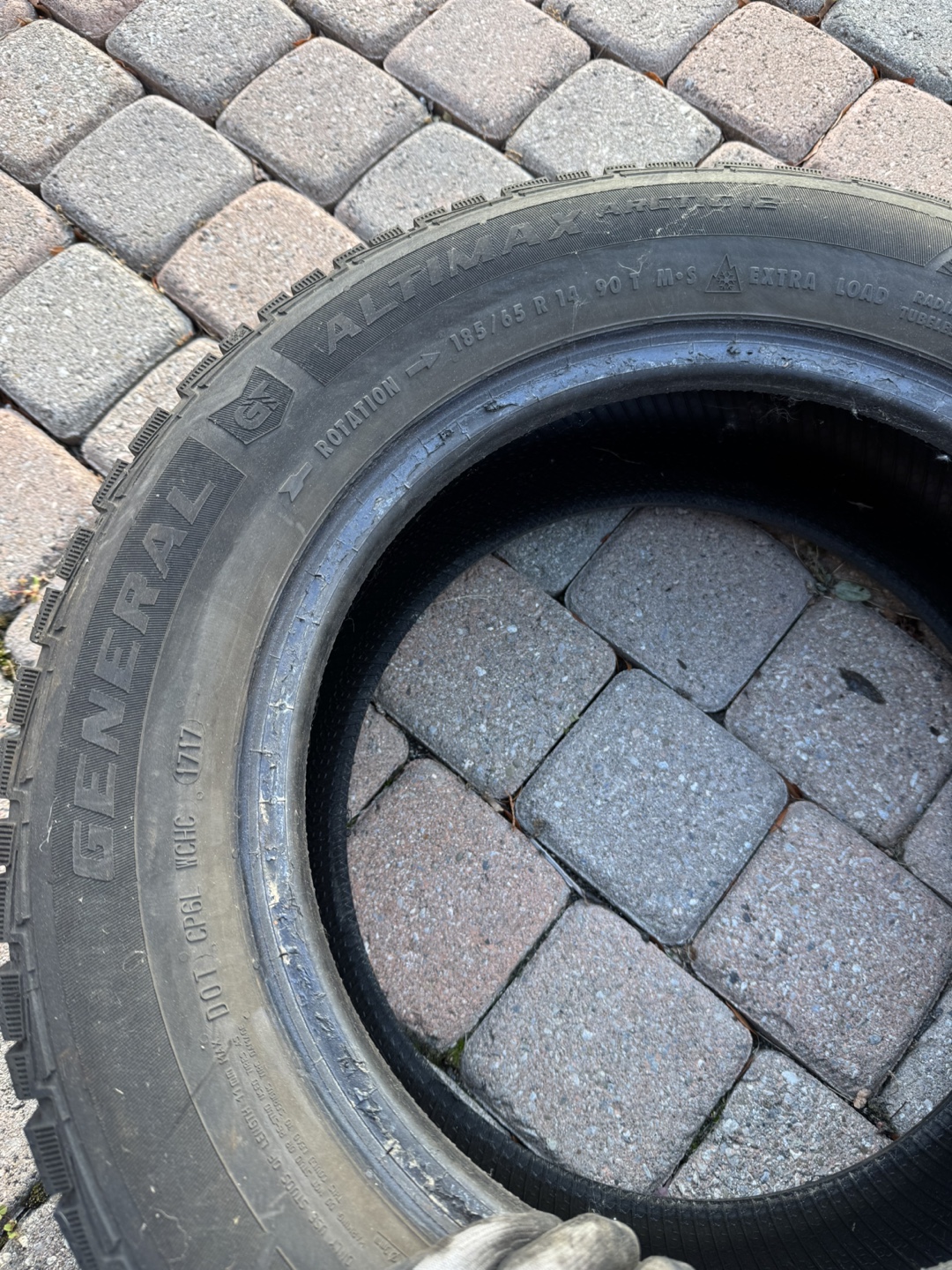 General Altimax Arctic Tire - 185/65 R14 - photo 2