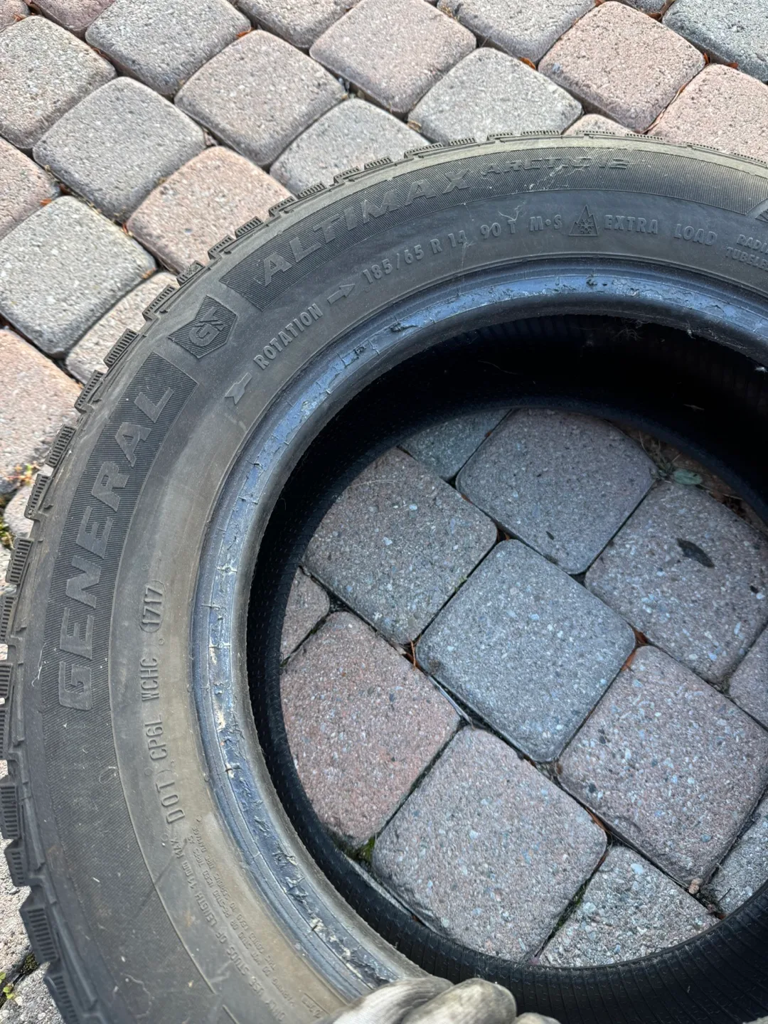 General Altimax Arctic Tire - 185/65 R14 image indicator(2)