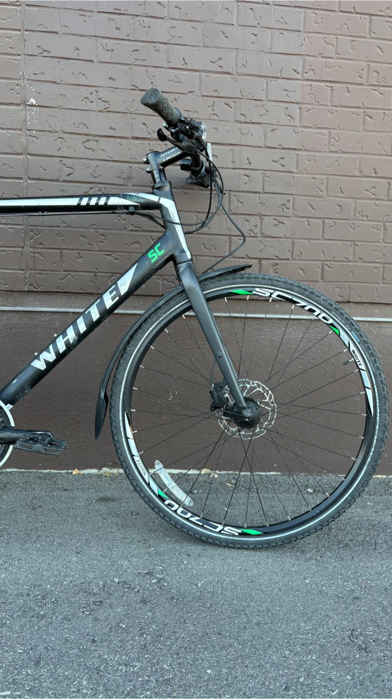 White SC 700 Hybrid Bike - photo 5