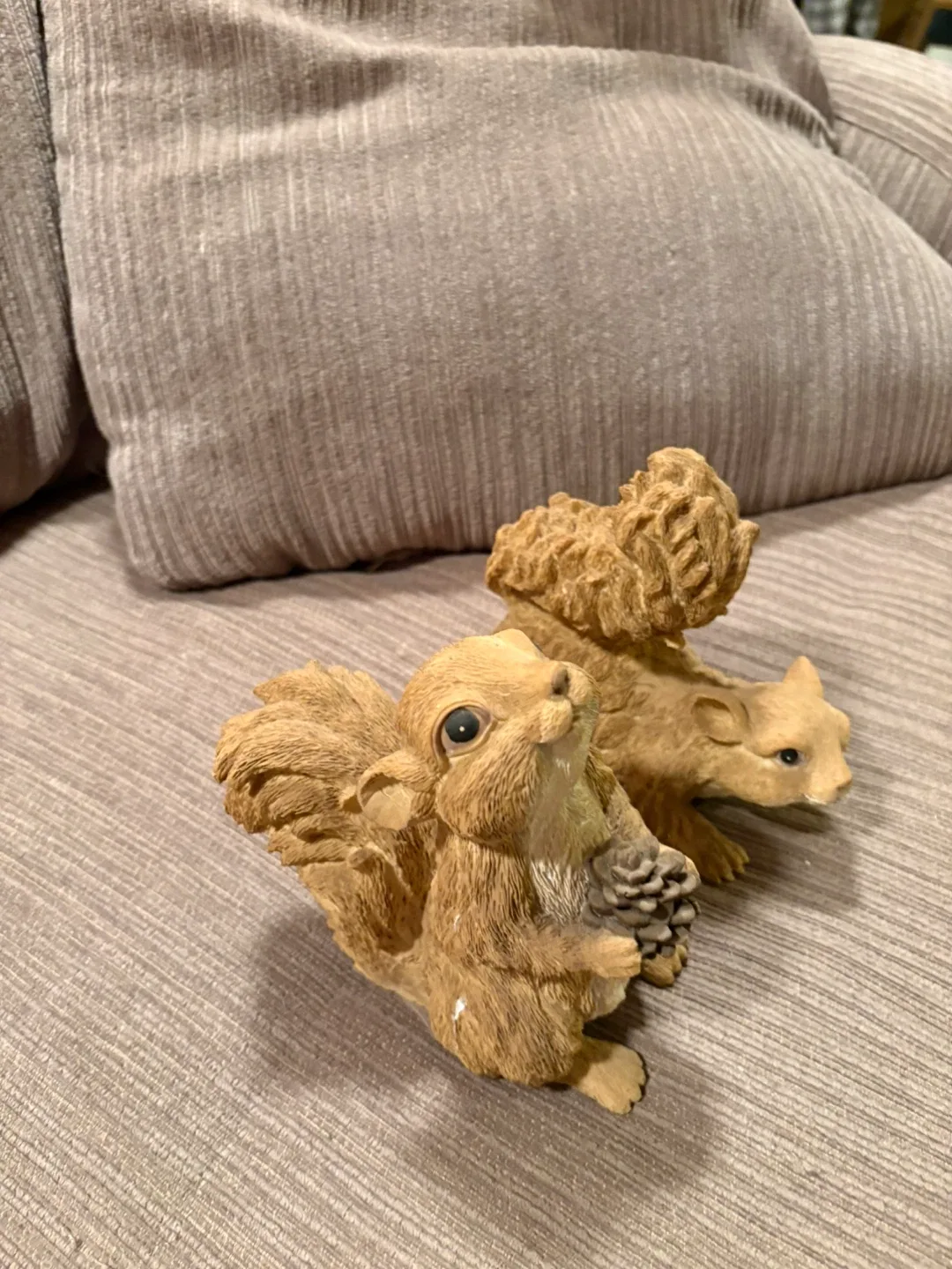 Squirrel Figurines - Set of 2 image indicator(2)