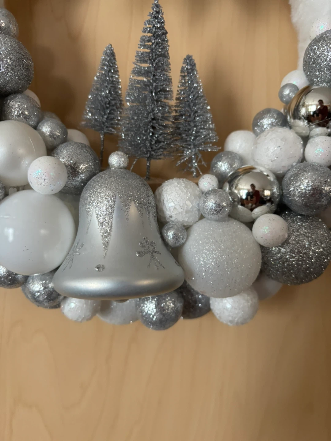 Silver & White Christmas Wreath - photo 2