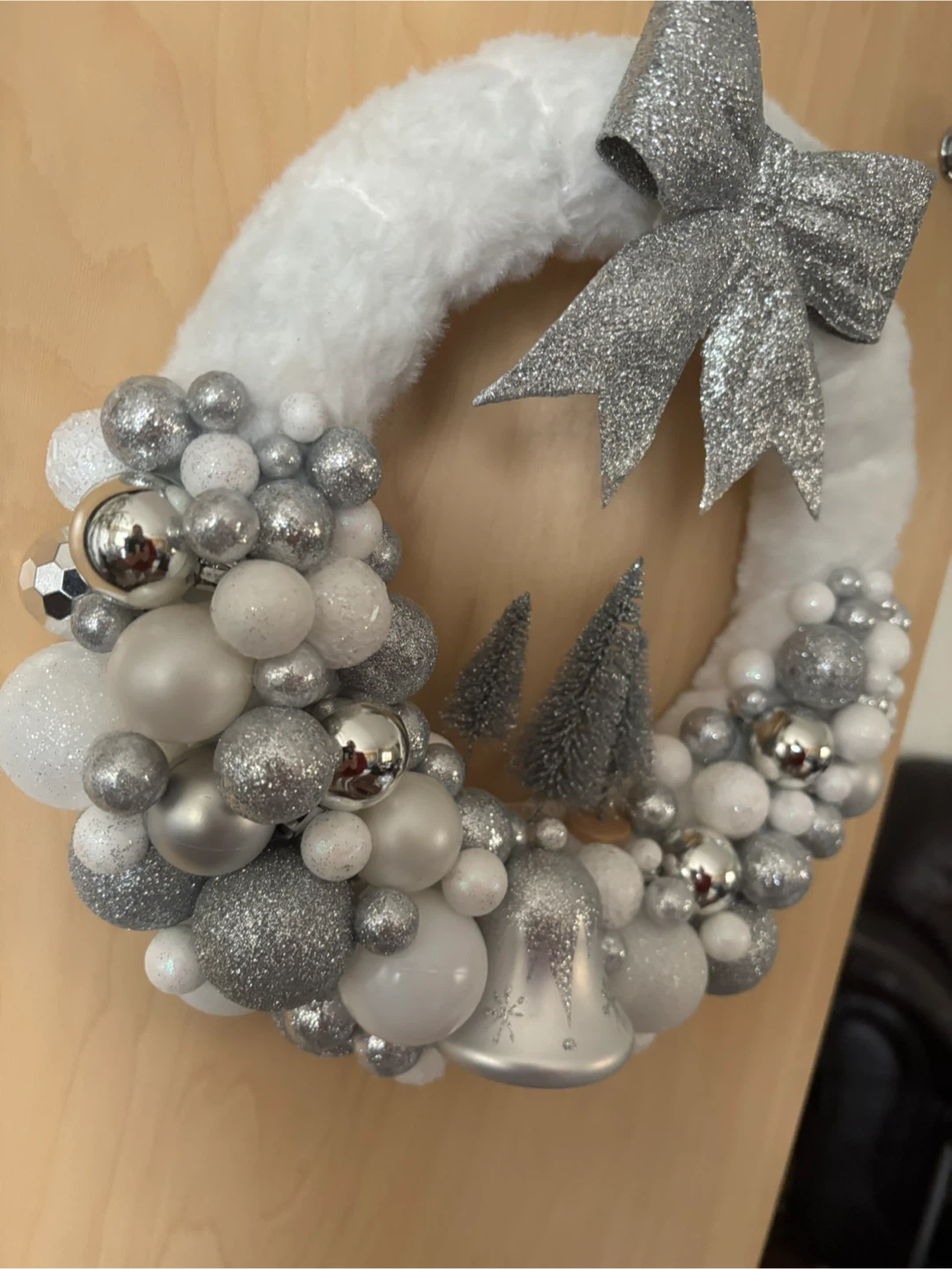 Silver & White Christmas Wreath - photo 4