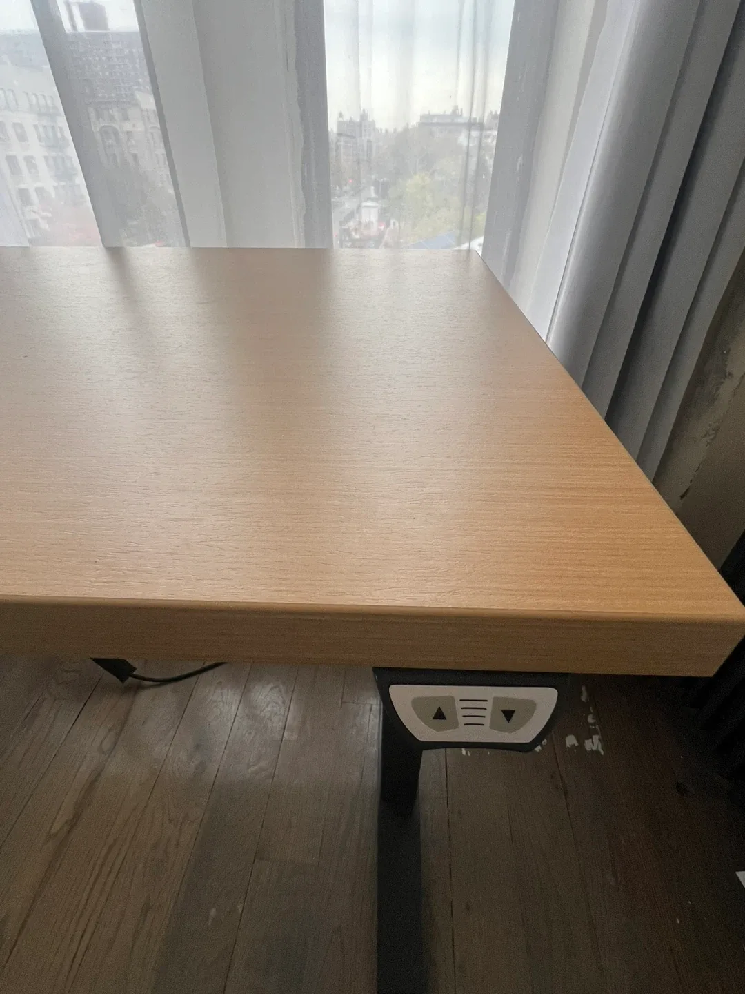 Herman Miller Motia Standing Desk image indicator(5)