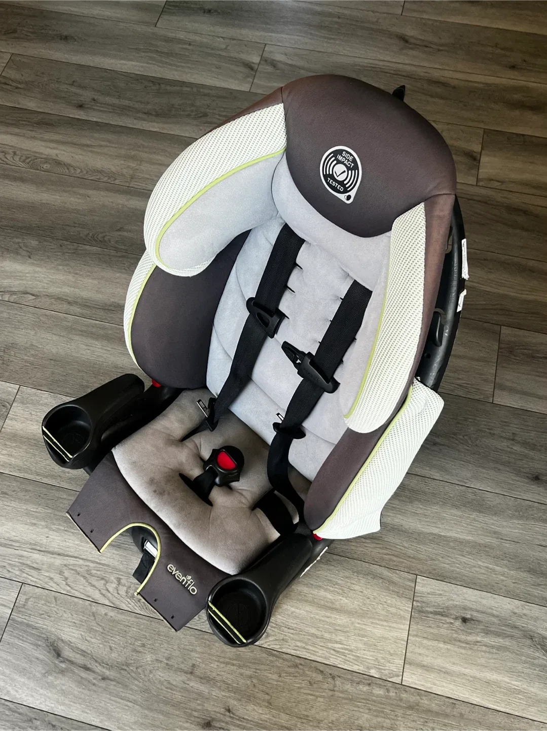 Evenflo Booster Seat (READ BELOW)
