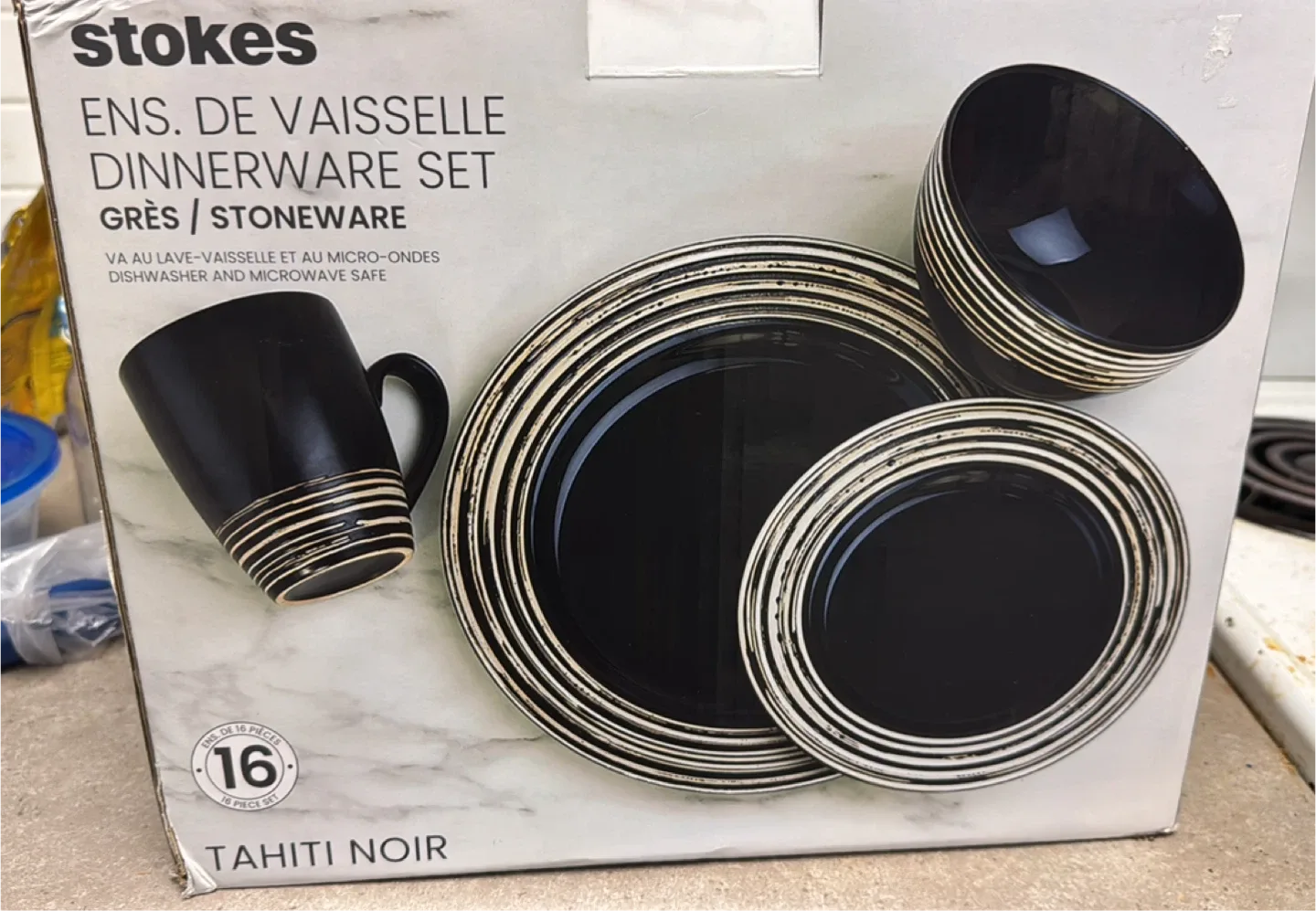 16-Piece Dinnerware Set