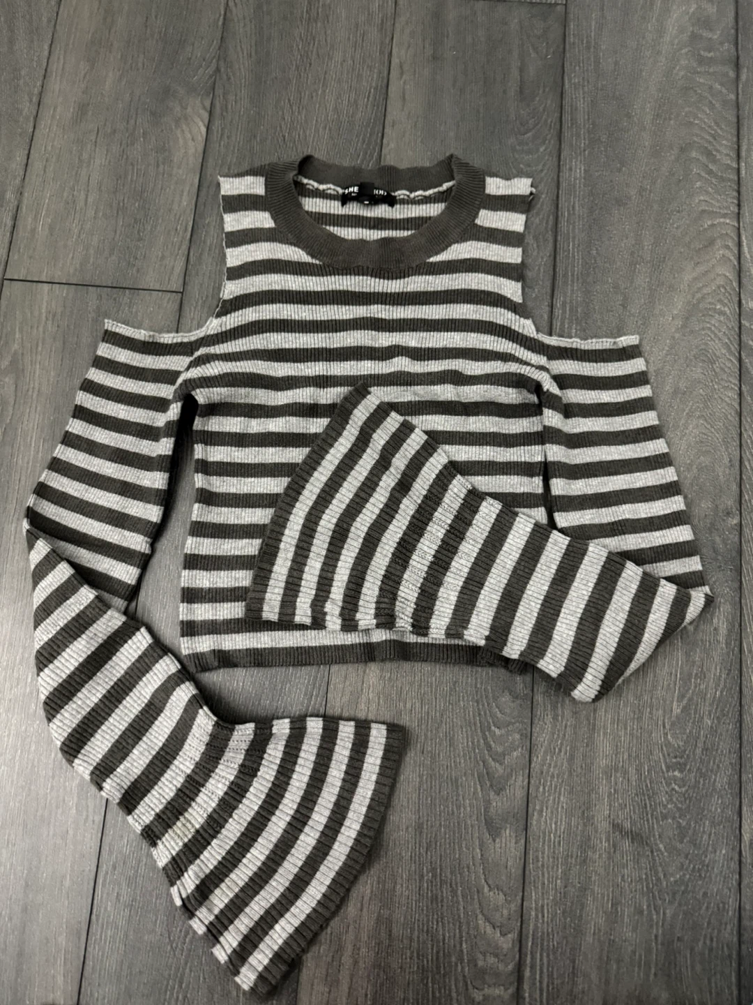 SHEIN Striped Cold Shoulder Top - Size Medium to large - photo 2